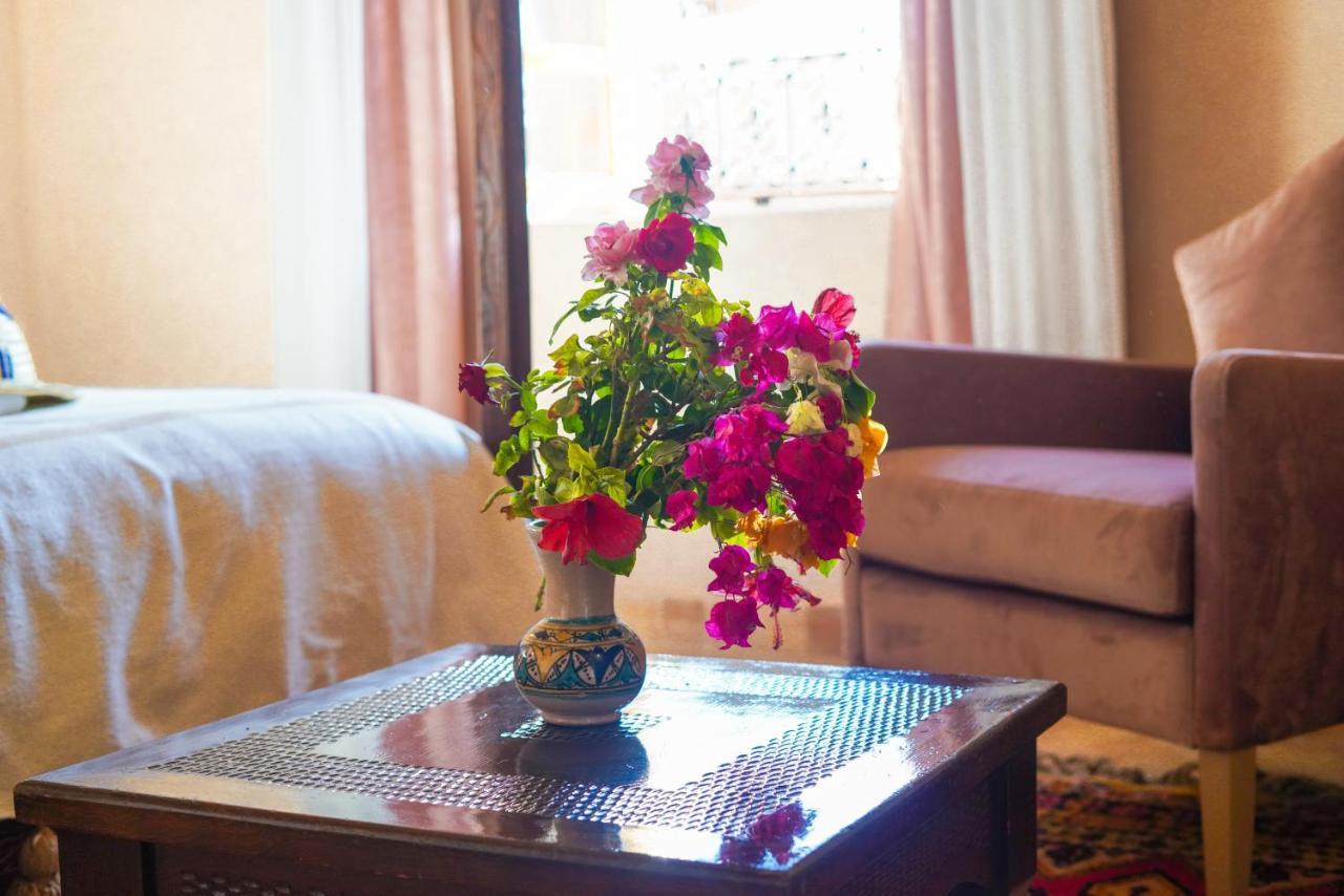 Kasbah Hnini Hotel Igdaoun Exterior photo
