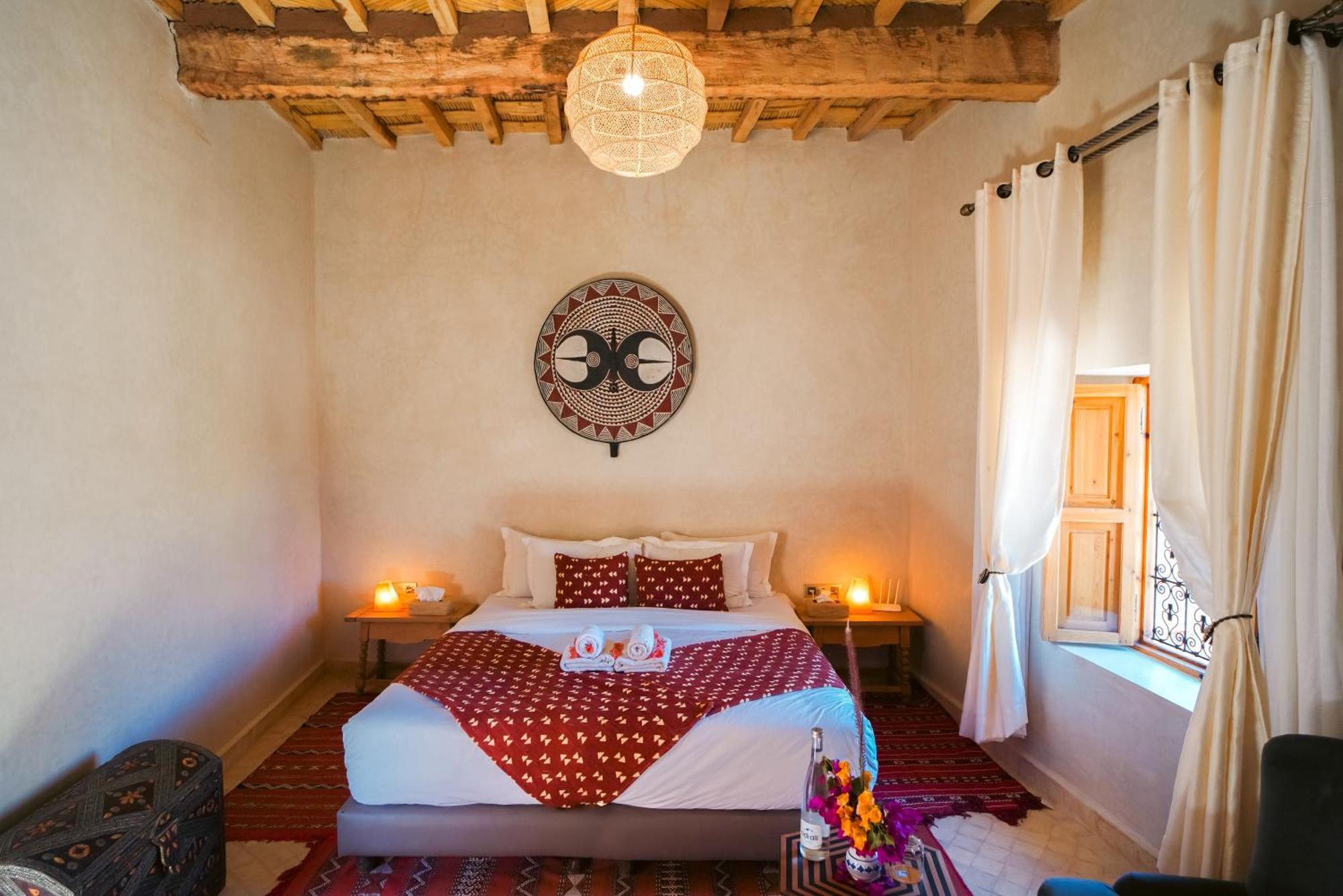 Kasbah Hnini Hotel Igdaoun Exterior photo